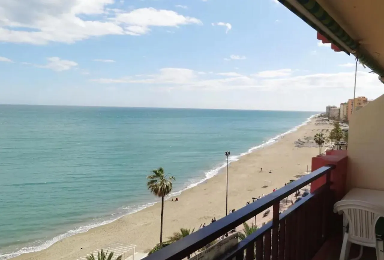Mode\'S Beachfront location